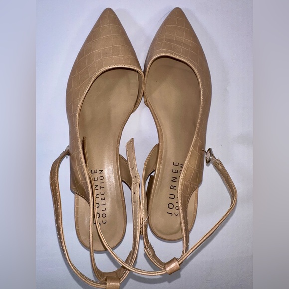 EUC JOURNEE COLLECTION Women's Tan Faux Croc Pattern Slingback Shoes 9.5Wide Low - Picture 2 of 6